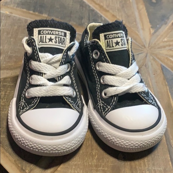 infant size 4 converse shoes